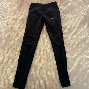 1. Nike leggings